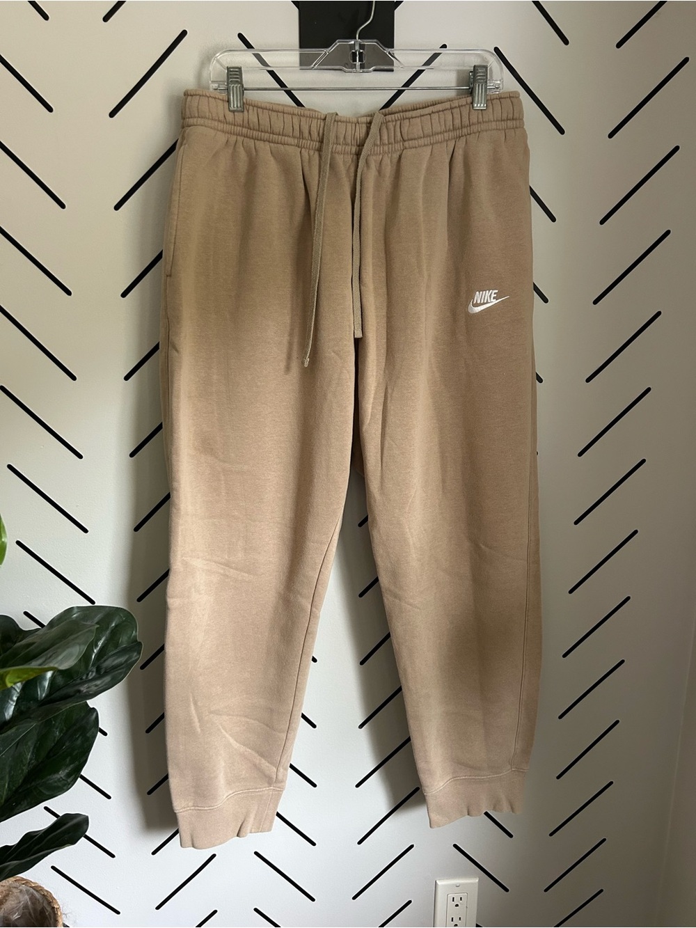Nike club fleece joggers beige tan 28”